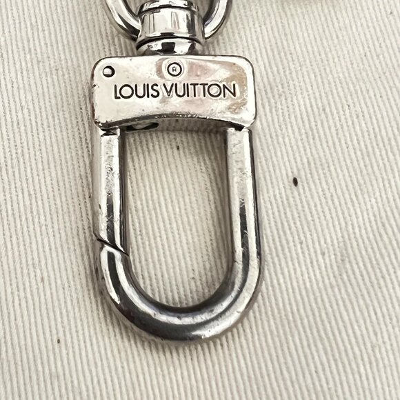 $695 Authentic LOUIS VUITTON Made in ITALY Unisex Leather Metal Charm Keyring - Picture 6 of 10